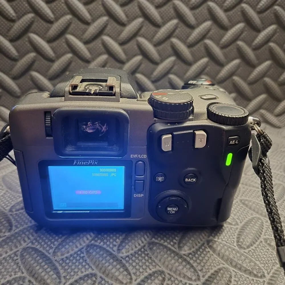 Fujifilm FinePix S602 Zoom Digital Camera with AC Adapter, CF Card, Case & Box
